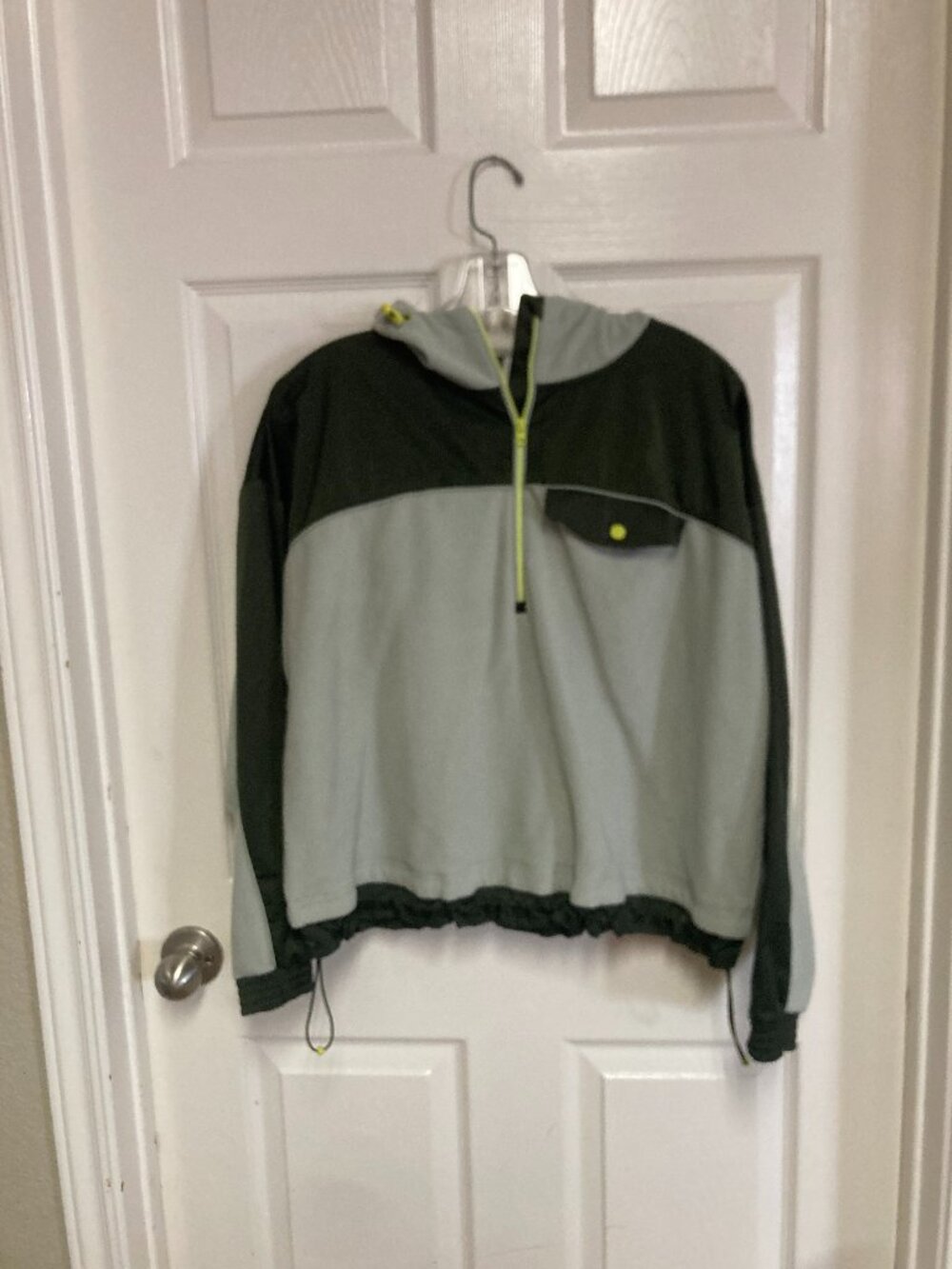 ATHLETA Colorblock Athletic Hoodie Pullover green size medium Women's